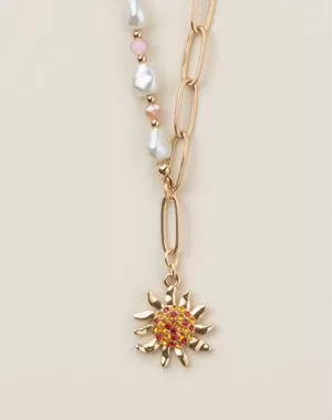 Bloom and Glow Pearly Necklace